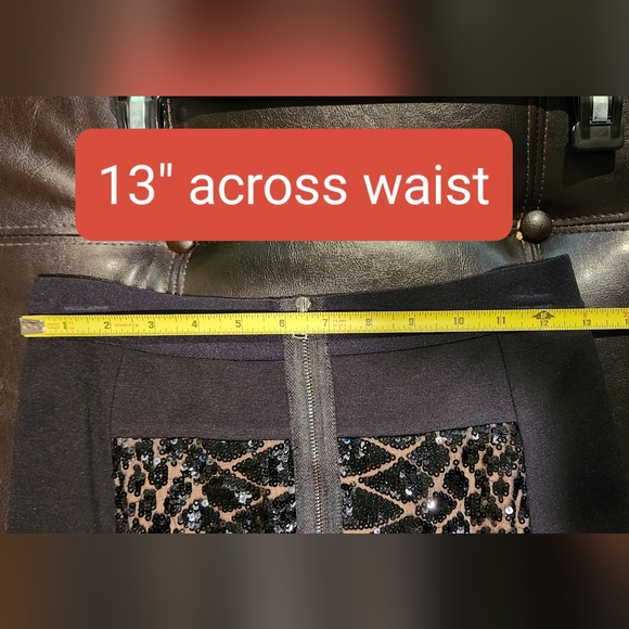 BCBGMaxAzria pencil skirt with sequins - Picture 5 of 9